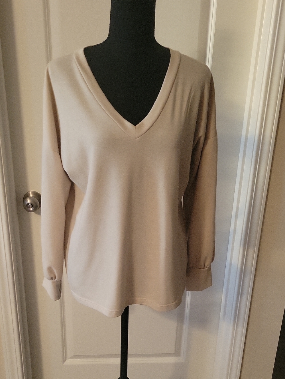 V-Neck Long Sleeve Crop Top - Cream